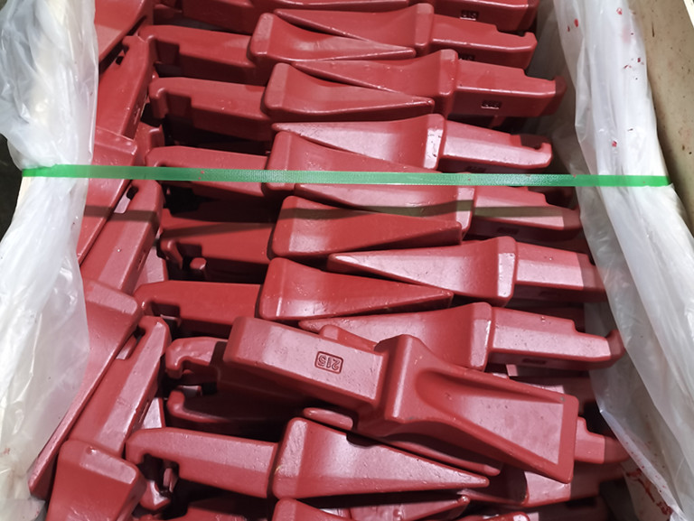 Customized 215 bucket teeth are ready for shipping