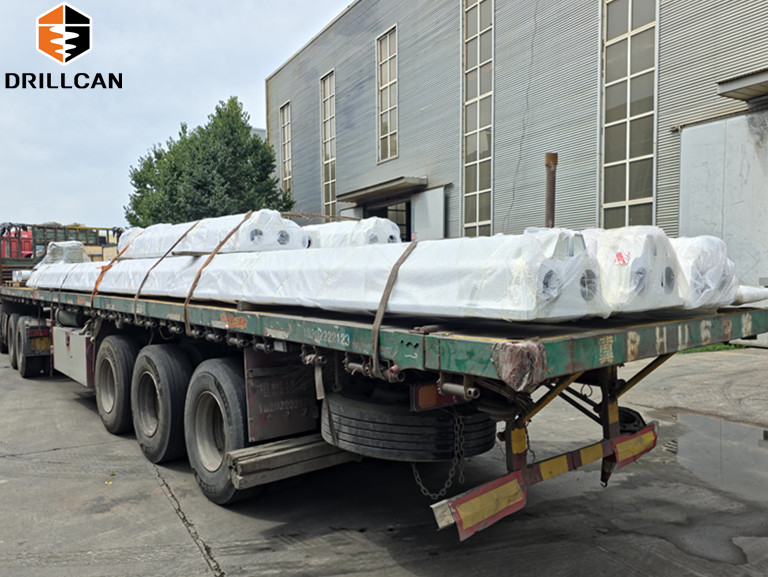 Diaphragm wall 600mm stop end elements and Rock drilling bucket